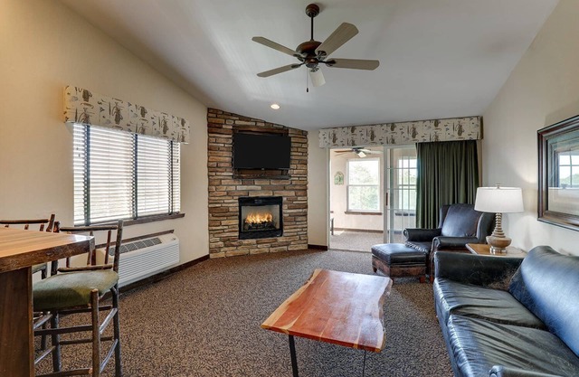 Experience Rustic Elegance & Comfort in Delightful Columbia! Parking