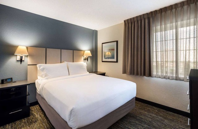 Experience Spacious Suites & Modern Amenities in Warren! Kitchen Available!