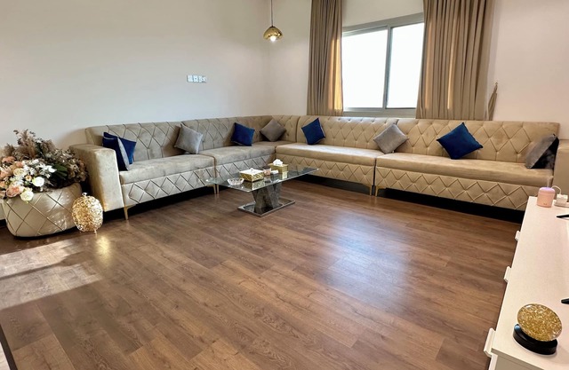 Experience the Best 3 Beds 180sqm Apartment with Unparalleled Space and Comfort