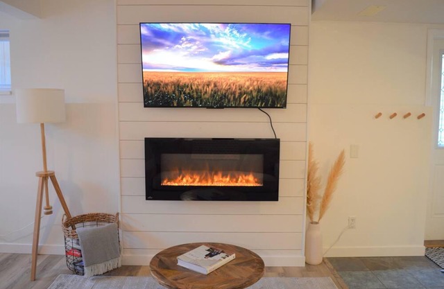 Experience the Okanagan - Modern & Cozy Suite