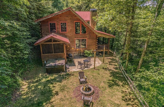 Experience the serene beauty of Bryson City at Gentle Bear Lookout