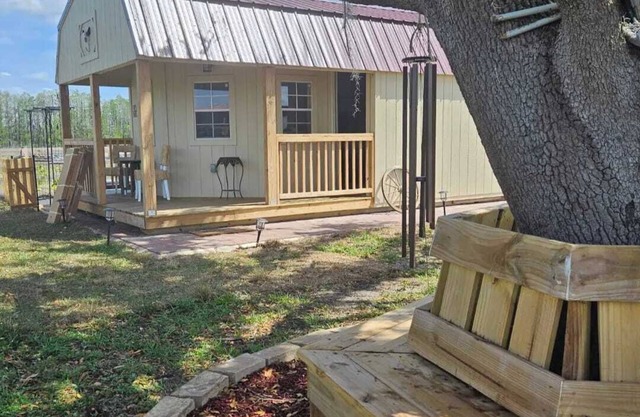 Experience the simple life in our charming Mini Farm/Cottage house for rent.