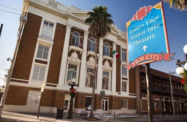 Experience the TINY HOUSE