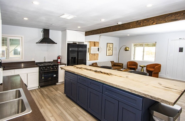 Experience the magic of Joshua Tree. Your cozy bungalow awaits.