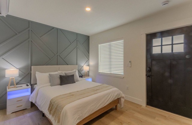 Explore CDA - Renovated Studio Near Lake & Downtown