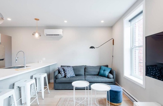 Explore Montreal from Sleek Contemporary Apartment by Den Stays