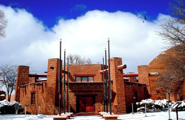 Explore Navajo Nation! 4 Units Minutes to Navajo Nation Museum! W/ Pool Access!