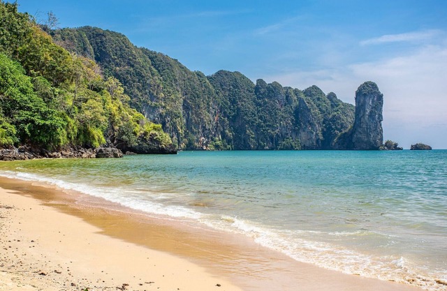 Explore our picturesque community and the numerous local attractions.