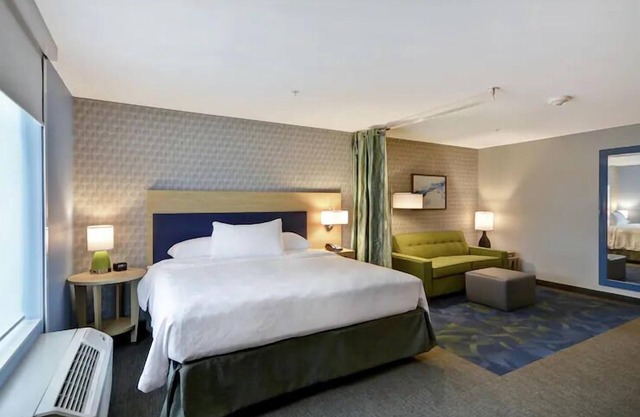 Explore, Rest, Enjoy: FREE Breakfast and Parking, Onsite Pool, Pets Allowed