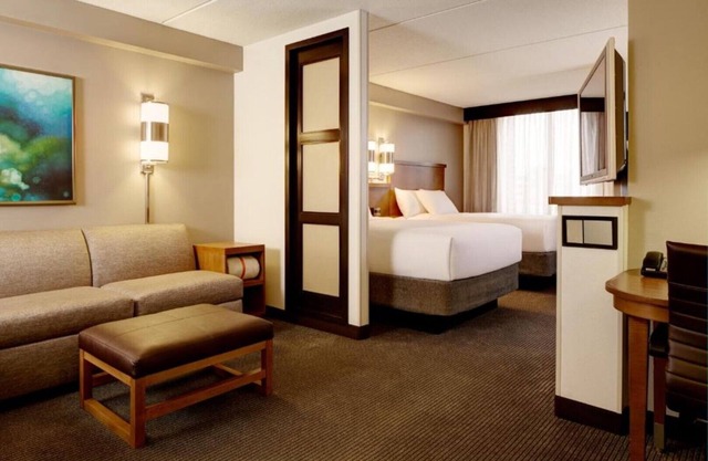 Explore Silicon Valley & The Bay Area From Our Room !