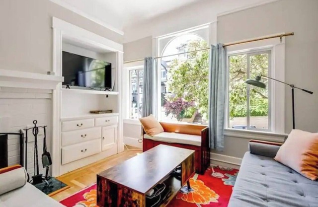 Explore the City from the Beautiful, Victorian Liberty Hill