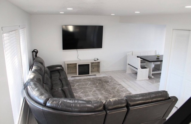 Explore Utah, 3 Bed 2.5 Bath Home