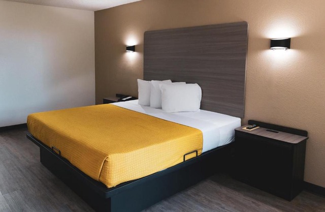 Express Inn & Suites
