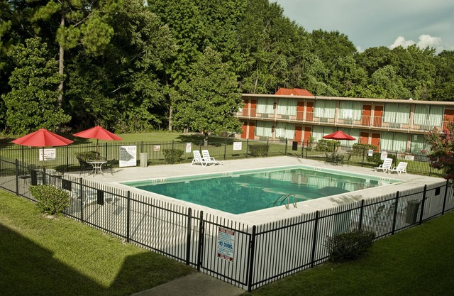 Express Inn & Suites