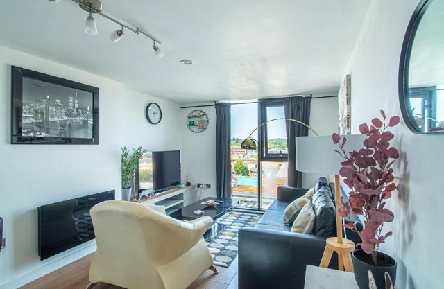 Exquisite 2-bedroom Apartment - City Centre