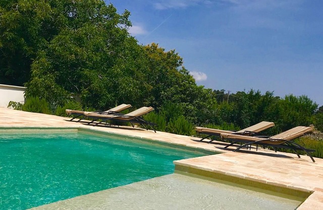 Exquisite Luxusvilla mit 5 Schlafzimmern - großer Salzpool