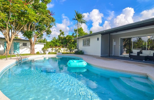 Exquisite 3 Bedroom Luxury Home Near To Baha Mar