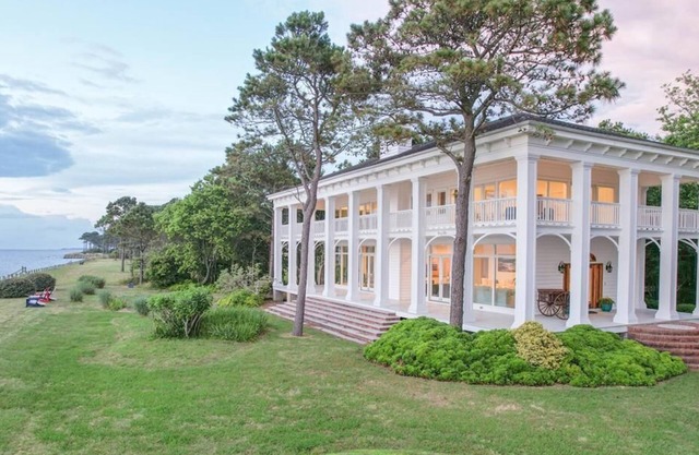 Exquisite 4 bedroom, 3 and a half bath Georgian Estate Home on the Beach!