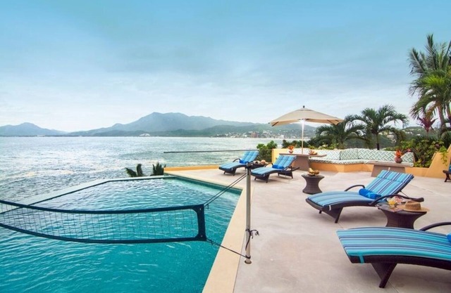 Exquisite 6 bedrooms fully staffed in exclusive gated community / private beach