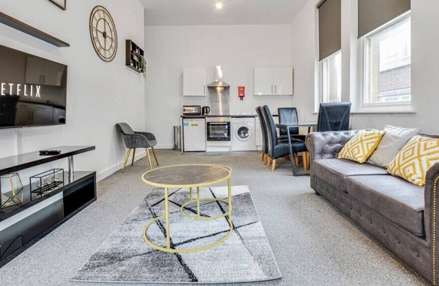 Exquisite Central Bolton Apartment