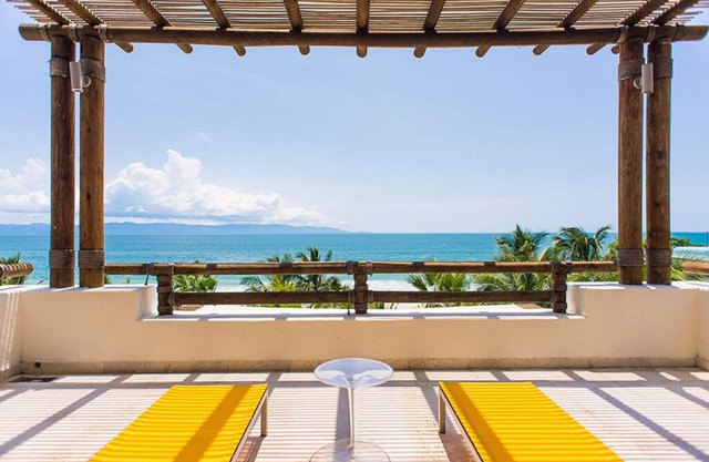Luxury Beach Front Condo Exquisite Design