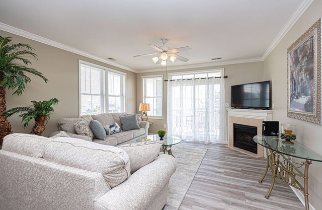 Exquisite Luxus 3-Zimmer-Wohnung mit WiFi In Gated Community On Bayside mit Innen- / Außenpools, privaten Stränden, Restaurant und mehr nur zehn Minuten vom Strand entfernt!