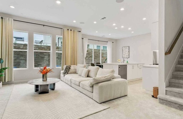 Exquisite Retreat on Pin Ln
