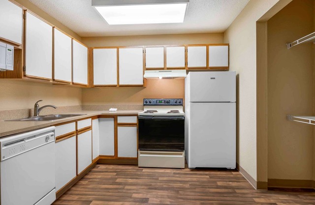 Extended Stay America Select Suites Providence Airport