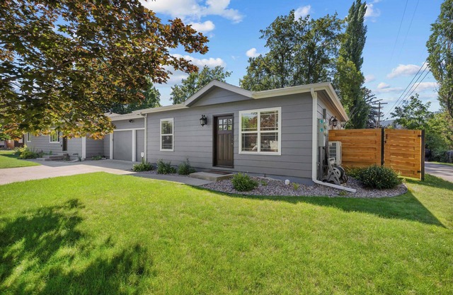 Extended stay available! Bungalow,2BD,1BA,Sleeps 6