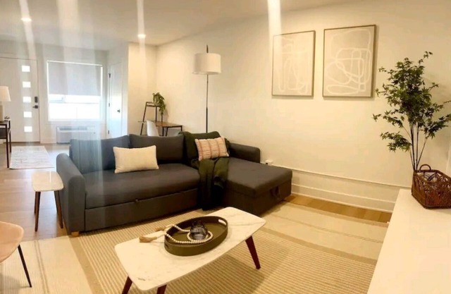 Extended stay+Downtown+Parking+Pool+Pets