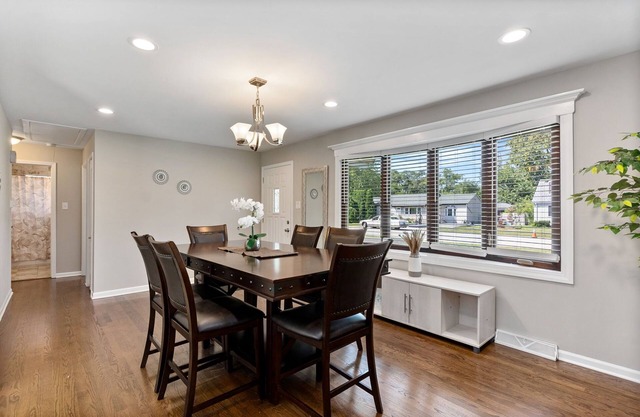 Extended Stay Oak Lawn FHS Rental