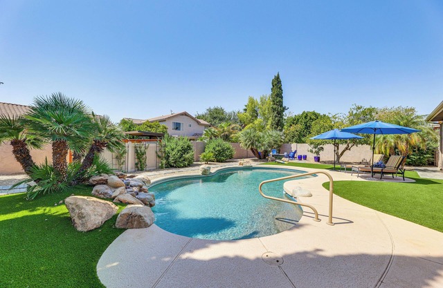 Extended-Stay Oasis: Gilbert Getaway w/ Office!