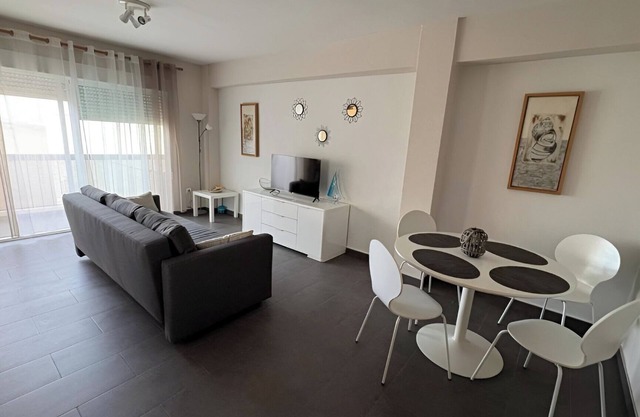 Exterior apartment five minutes from the beach and 15 minutes from Valencia.