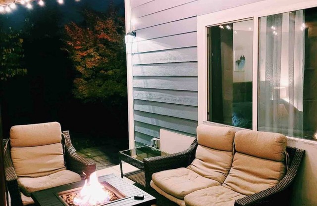 Extra Cozy, Newly Remodeled, Central Seattle Suite