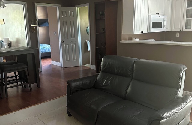 EXTRAORDINARY EXPERIENCE 3/broom 2/bath house in lovely Windermere with WiFi, AC