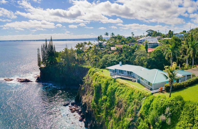 EXTRAORDINARY Hale Kuikahi Oceanfront Retreat - fully airconditioned!