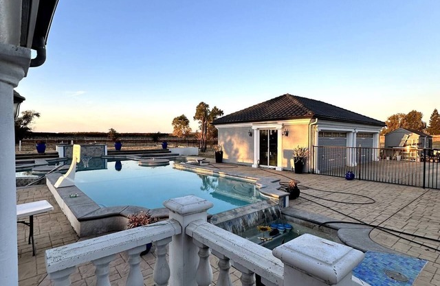 Extraordinary mansion in the country with extreme peace.