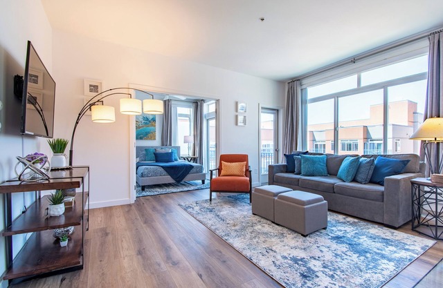 Extravagant 2 BR Penthouse in Heart of the City