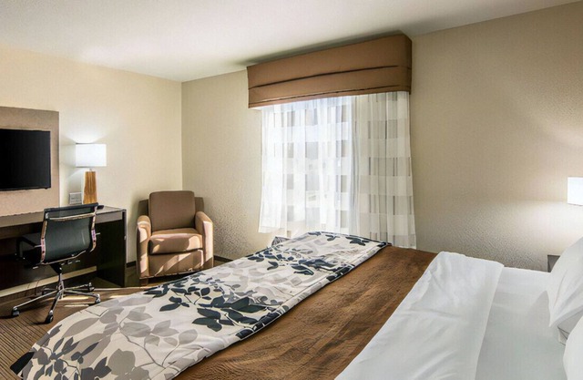 Extravagant Room for Couples' Escape! Free WiFi