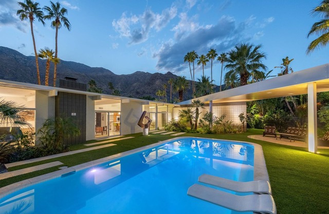 Moderne Villa in der Nähe der Innenstadt von Palm Springs mit Grotte Spa, Pool und Blick auf die Berge