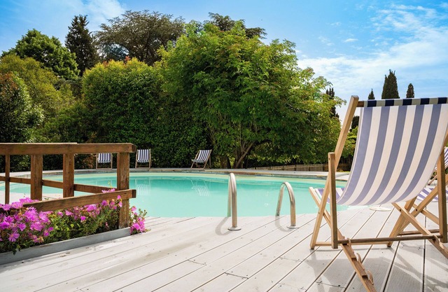 Ezedra Room in Domus Anson Slj is ideal for those who love romantic places