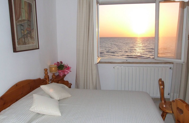 Bezaubernder Meerblick von der Terrasse, Ferienwohnung am Meer
