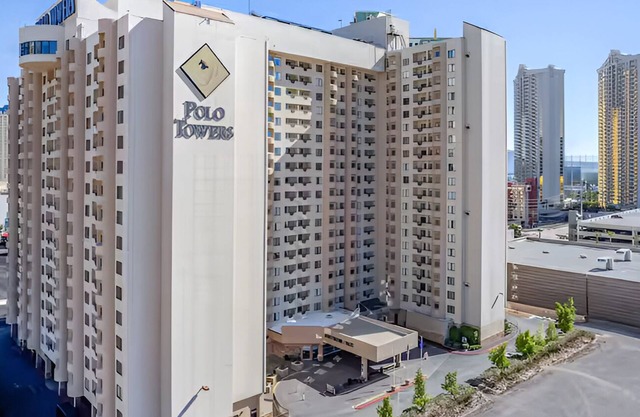 F1 track side Polo Towers Suites at Las Vegas Strip. 2 BR, 2 Baths, Full Kitchen