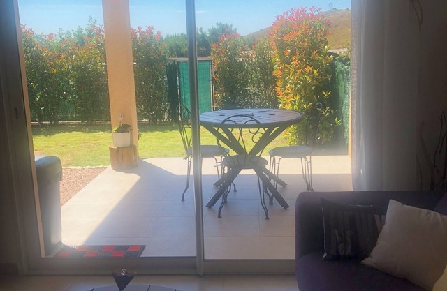 F2 semi-detached mini-villa near Golfe de Lava
