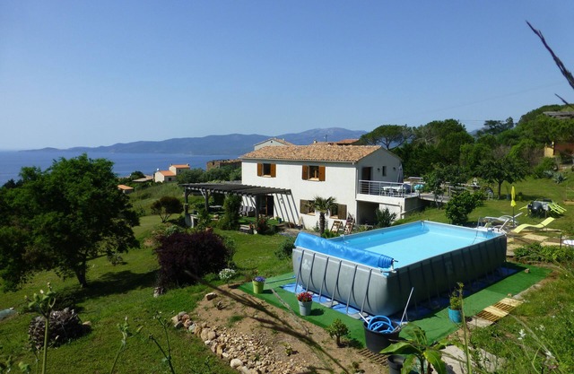 F3 von 80m², Schwimmbad mit Meer und Bergen Ankunft möglich Woche
