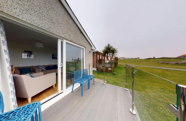 F60 Atlantic View, Riviere Towans