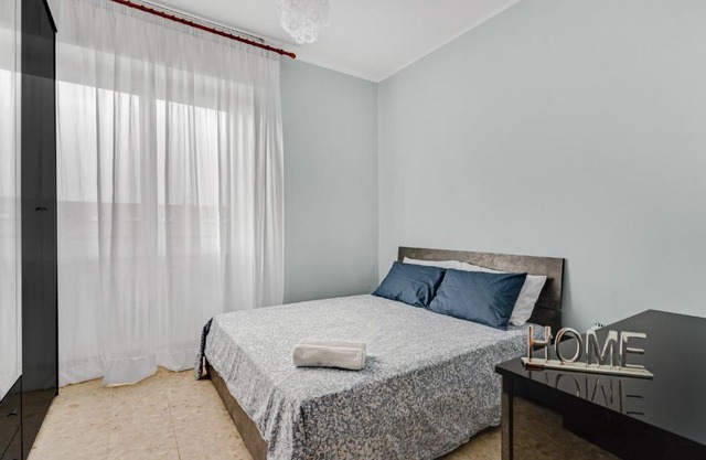 FA 333 - Spacious apartment with views of Milan -