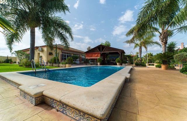 Grosse und gemütliche Villa in Chiclana de la Frontera, Andalusien, Spanien mit privatem Pool für 6 Personen