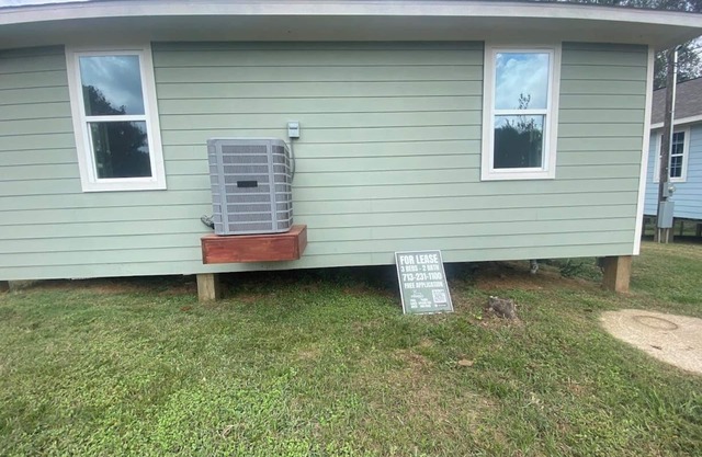 Fabulous 3-bedroom house with AC in Cleveland