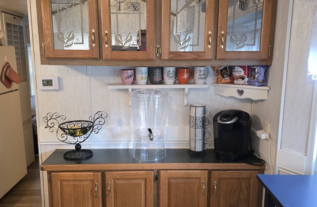 Fabulous 5-bedroom mobile home with AC in Pierceton